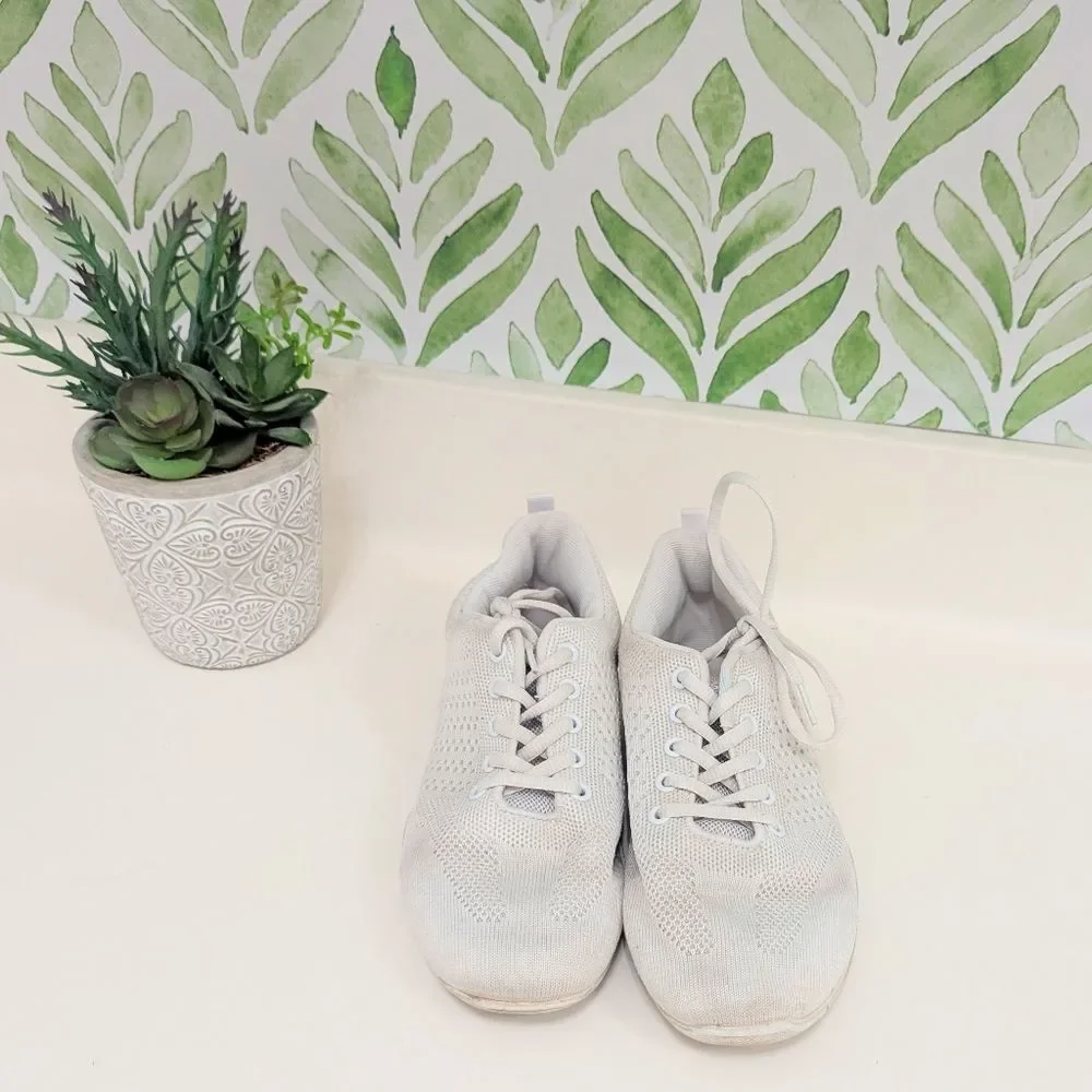 Cheerleading Sneakers White Girls/ Women's 6 Used Cheercore Fitness Practice